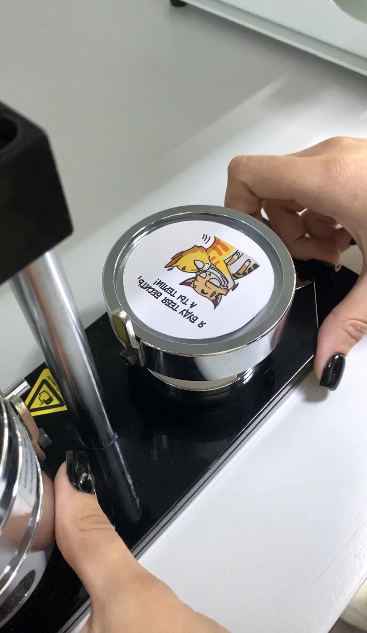 Знакомство с закатными значками